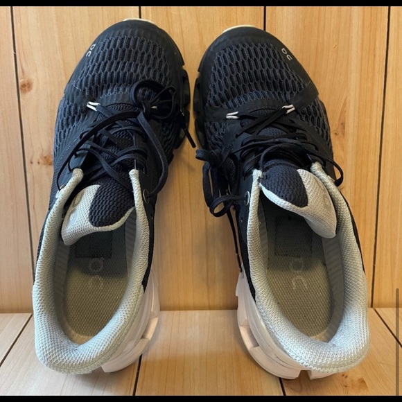 On Cloud Running Shoe - Womens Size 7 - Picture 4 of 6